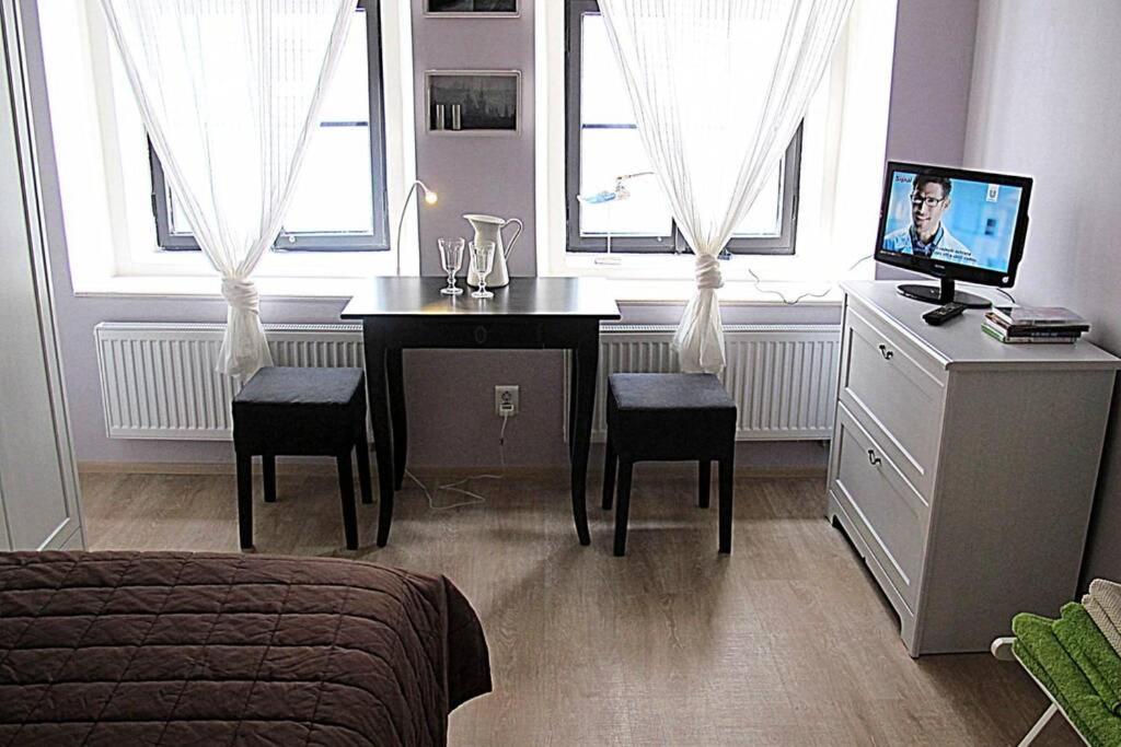 Romantic Apartment In The Historic Center Прага Екстериор снимка